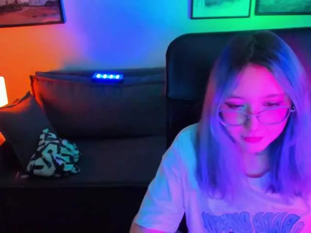 Live sex webcam photo for asiancouple #274375748