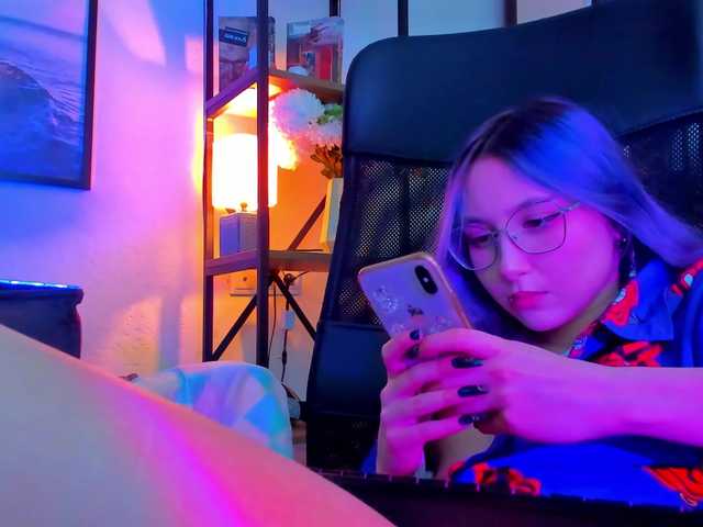 Live sex webcam photo for asiancouple #274555870