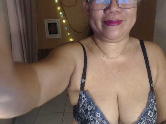 Live sex webcam photo for asianrose45 #275949314