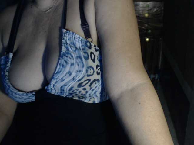 Live sex webcam photo for asianrose45 #276792980