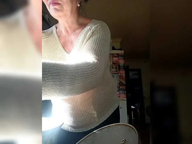 Live sex webcam photo for asya18 #292176712