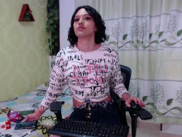 Live sex webcam photo for attenea-hot #273985982