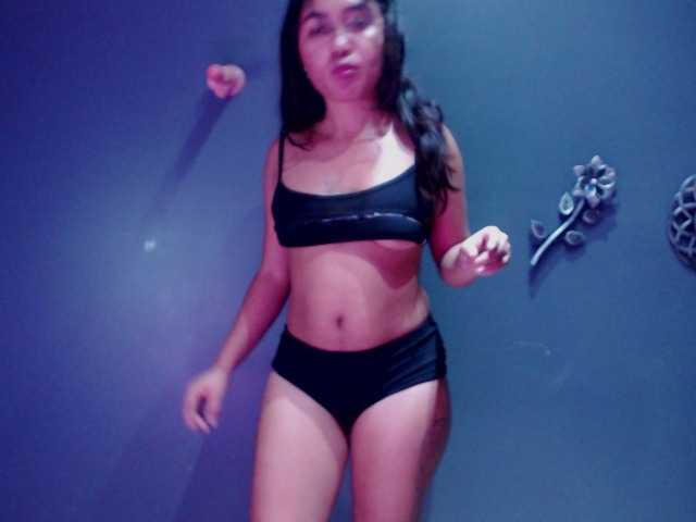 Live sex webcam photo for auravall #277712309