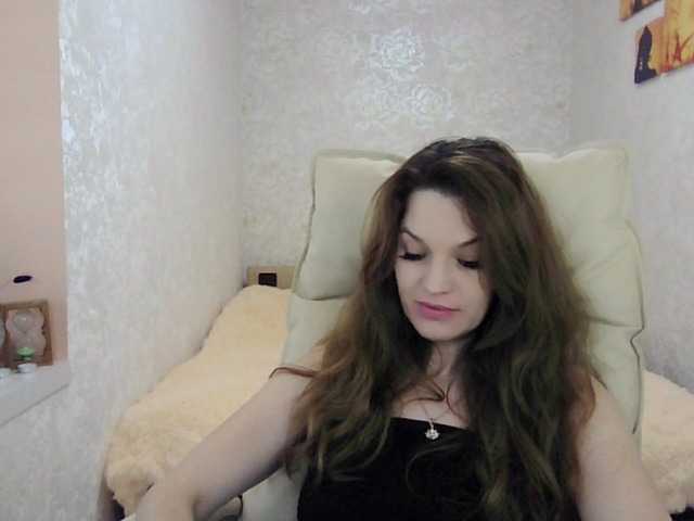 Live sex webcam photo for aurora-LL #277243536