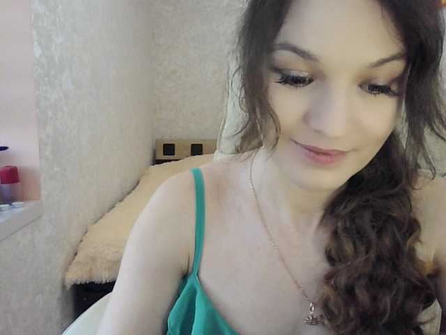 Live sex webcam photo for aurora-LL #277352418