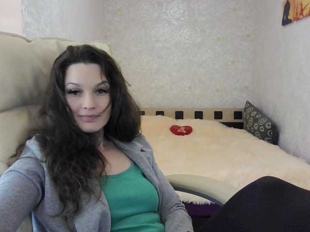 Live sex webcam photo for aurora-LL #277874596