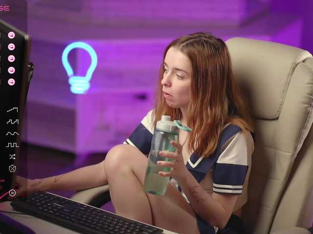 Live sex webcam photo for aurora-ginger-rosse #277174212