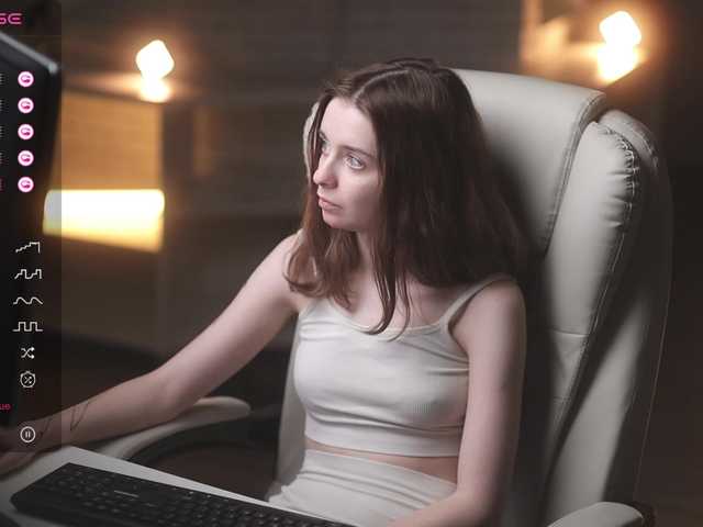 Live sex webcam photo for aurora-ginger-rosse #277311122