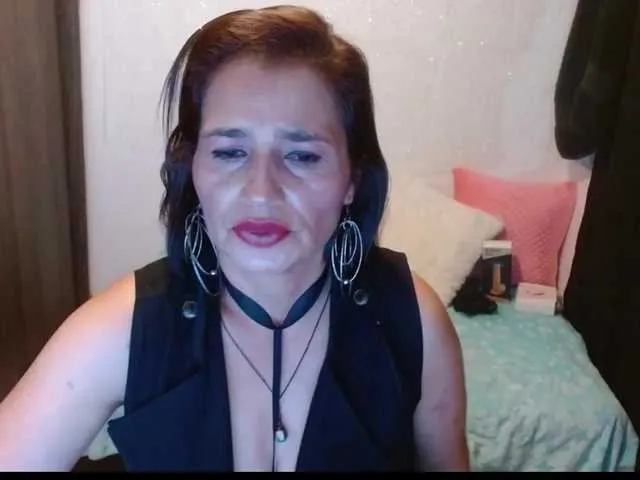 Live sex webcam photo for aurora-mature #273758702