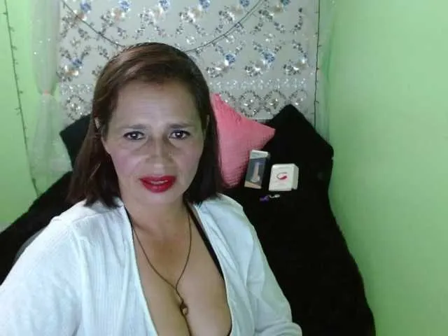 Live sex webcam photo for aurora-mature #274407259