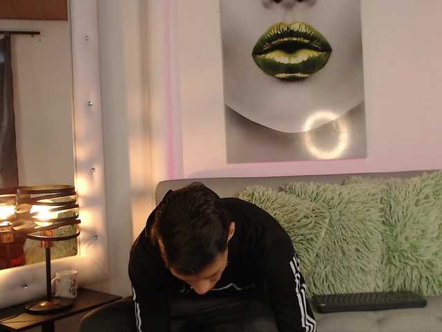 Live sex webcam photo for axel-humbold #276087467