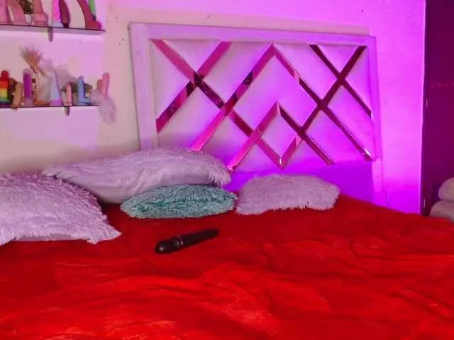 Live sex webcam photo for axellcollins #276778278