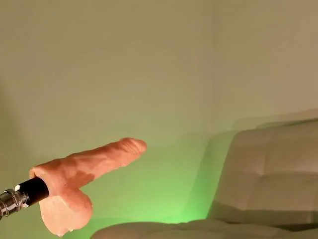 Live sex webcam photo for axellcollins #290644596