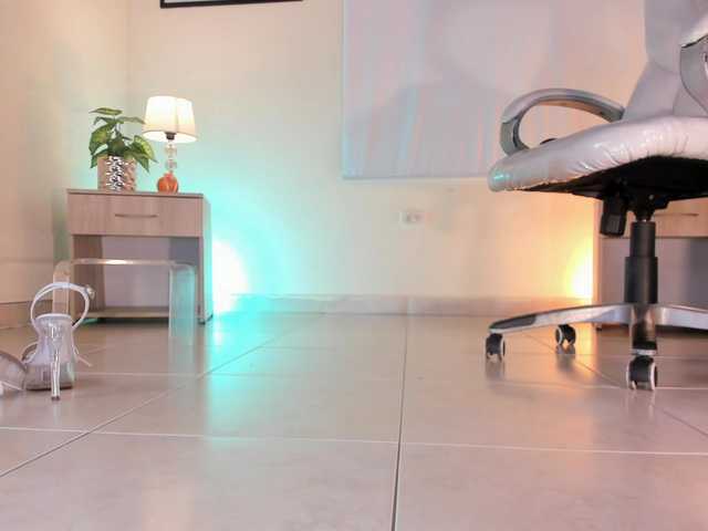 Live sex webcam photo for axellcollins #292299732