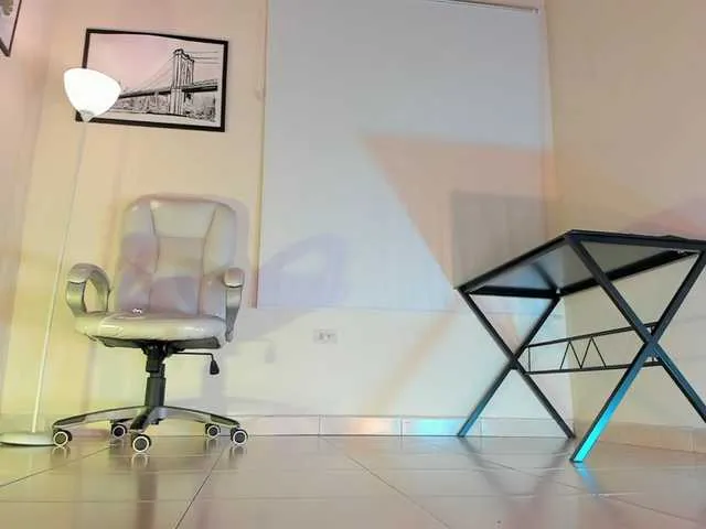 Live sex webcam photo for axellcollins #292385782