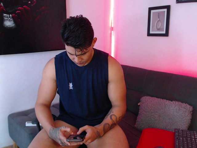 Live sex webcam photo for axelldior #279130494