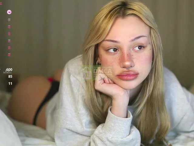 Live sex webcam photo for babeholly #292968968