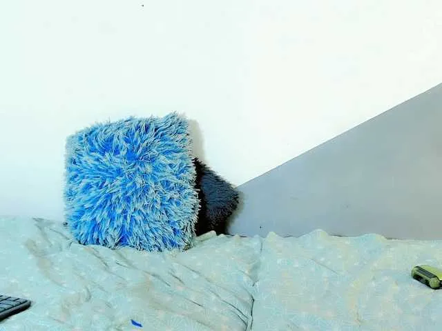 Live sex webcam photo for baby-rous #292362978