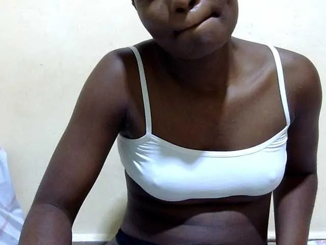 Live sex webcam photo for babyellah #293895199