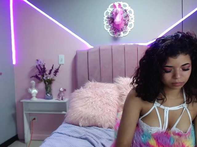 Live sex webcam photo for babyfrankk #272637967