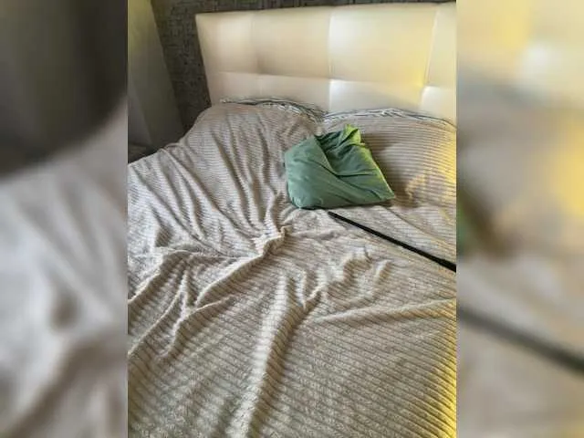 Live sex webcam photo for babylips #292300114