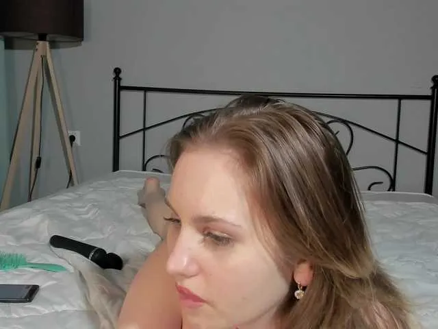 Live sex webcam photo for baeonlive #293290245