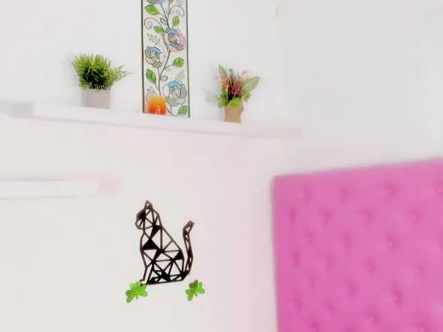 Live sex webcam photo for barbarahills21 #292257694