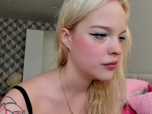 Live sex webcam photo for barbie-girl #274173318