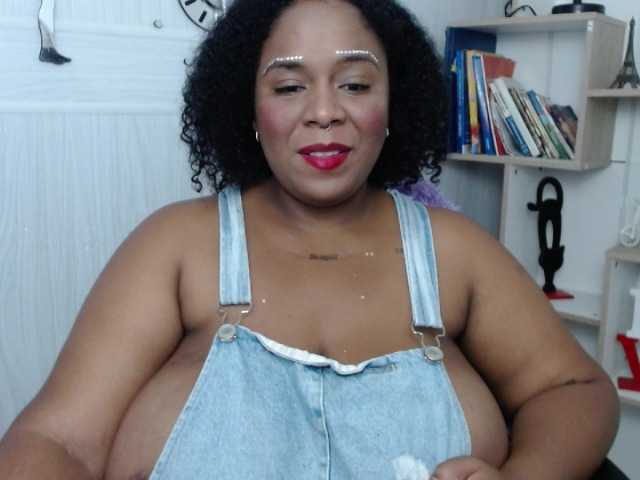 Live sex webcam photo for bbw-charlote #275533484