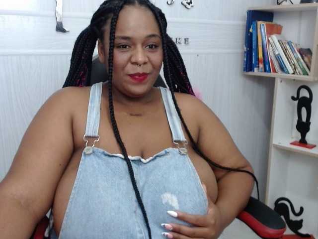 Live sex webcam photo for bbw-charlote #275634117