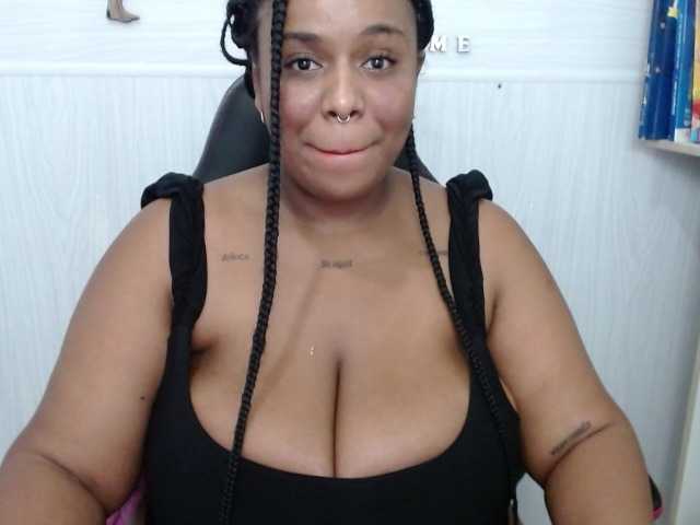 Live sex webcam photo for bbw-charlote #275671239