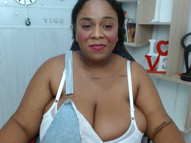 Live sex webcam photo for bbw-charlote #275951845