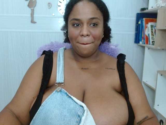 Live sex webcam photo for bbw-charlote #276087458