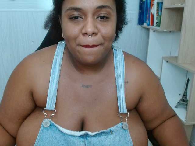 Live sex webcam photo for bbw-charlote #276089426