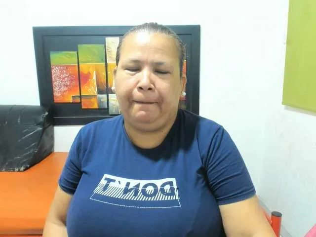 Live sex webcam photo for beckyummys #290487325