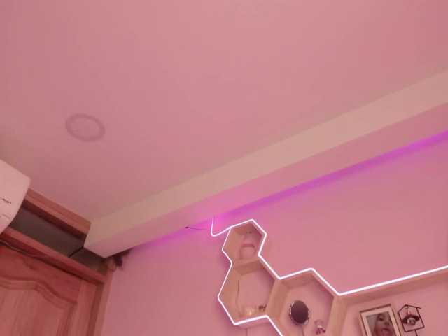 Live sex webcam photo for bella-adams #273782856