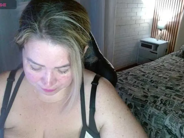 Live sex webcam photo for bella-savati #293566555