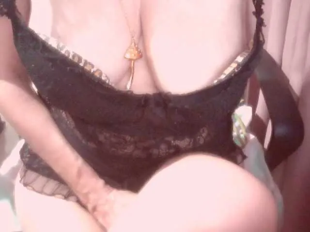 Live sex webcam photo for belleblondx #293724408