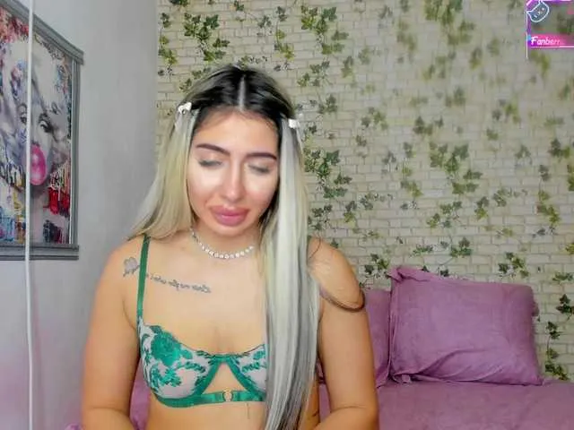 Live sex webcam photo for bellehale #290992682