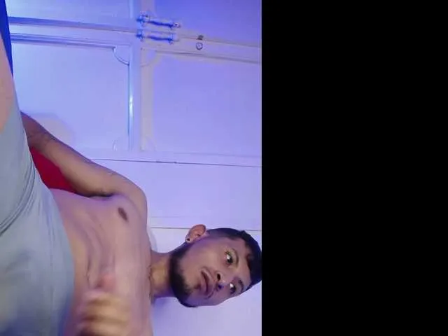 Live sex webcam photo for Benjamingray #293012596