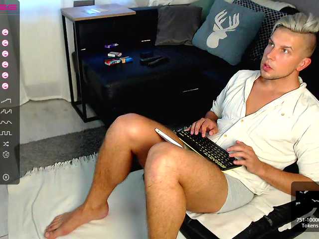 Live sex webcam photo for benjamingreat #275871016