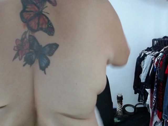 Live sex webcam photo for bety-cum2 #288017326