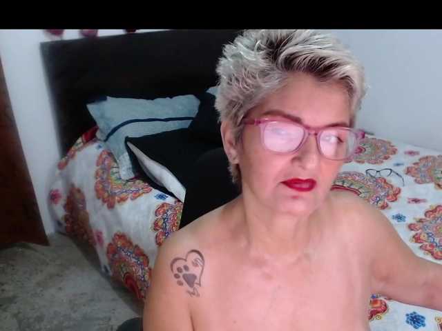 Live sex webcam photo for bety-cum2 #288017383