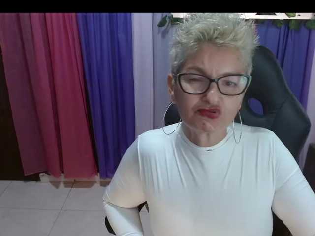 Live sex webcam photo for bety-cum2 #288017503