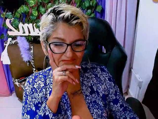 Live sex webcam photo for bety-cum2 #288017524