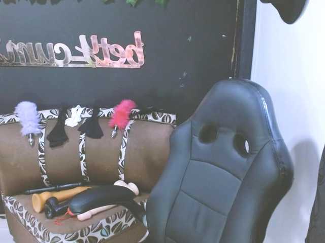 Live sex webcam photo for bety-cum2 #288017531