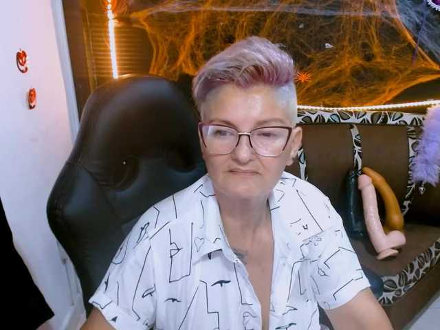 Live sex webcam photo for bety-cum2 #288017537