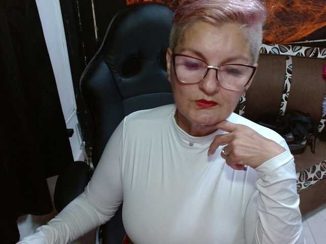 Live sex webcam photo for bety-cum2 #288017542