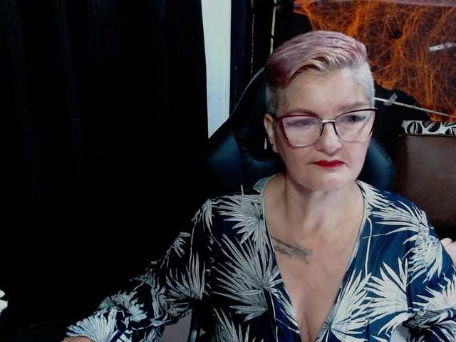 Live sex webcam photo for bety-cum2 #288017543