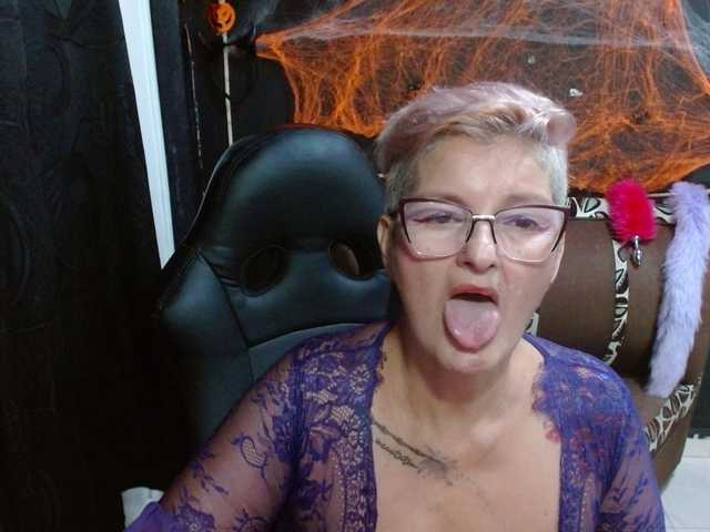 Live sex webcam photo for bety-cum2 #288017545